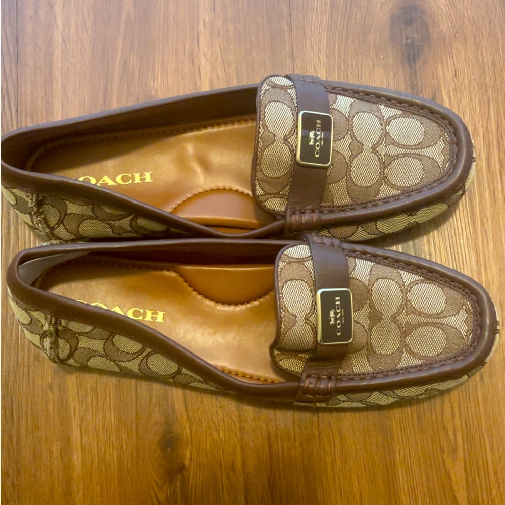 Coach flats